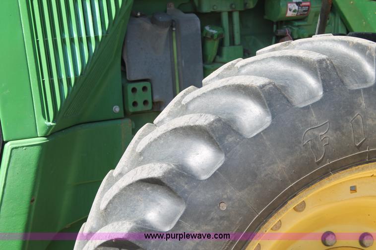 image for item C3895 2000 John Deere 8410 MFWD tractor