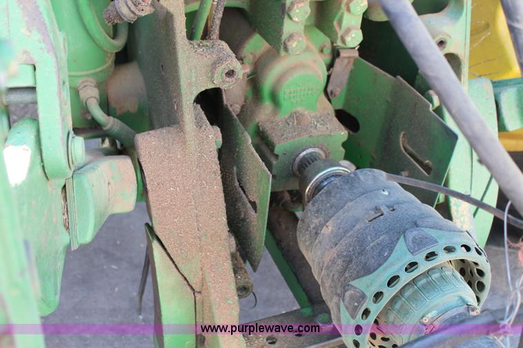 image for item C3895 2000 John Deere 8410 MFWD tractor