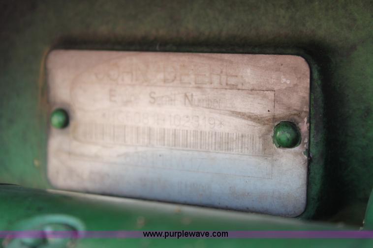 image for item C3895 2000 John Deere 8410 MFWD tractor