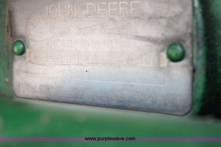 image for item C3895 2000 John Deere 8410 MFWD tractor