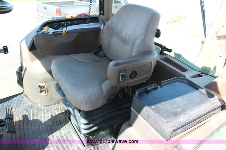 image for item C3895 2000 John Deere 8410 MFWD tractor