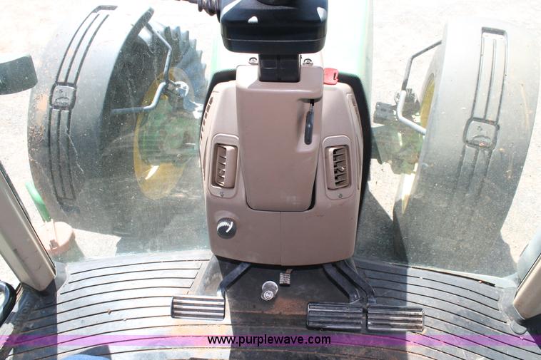 image for item C3895 2000 John Deere 8410 MFWD tractor