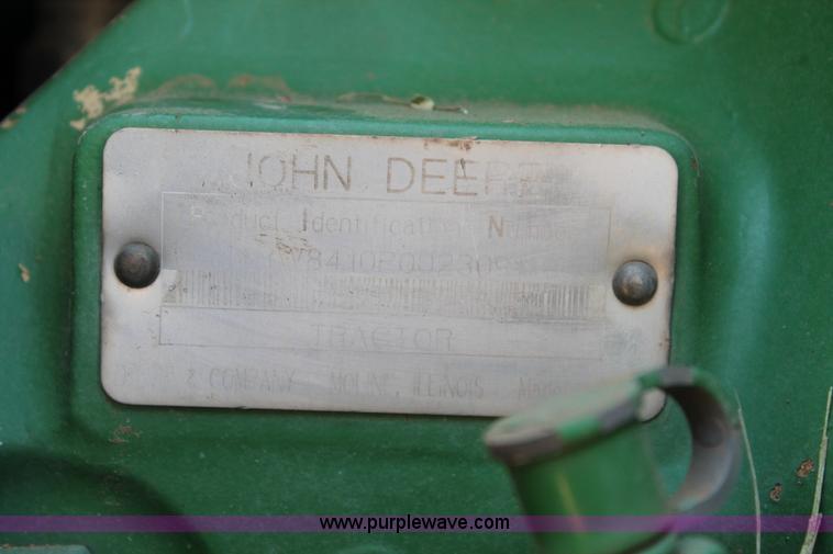 image for item C3895 2000 John Deere 8410 MFWD tractor