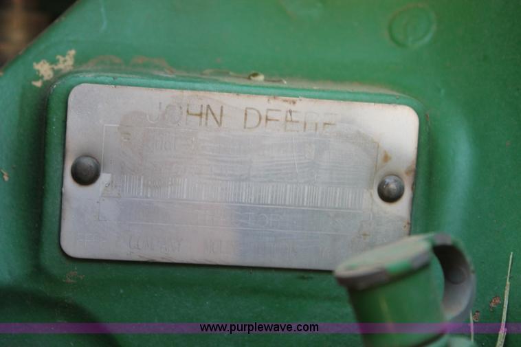 image for item C3895 2000 John Deere 8410 MFWD tractor