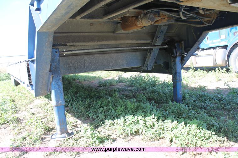 image for item C3903 2000 Wilson 4860T MUV-All trailer