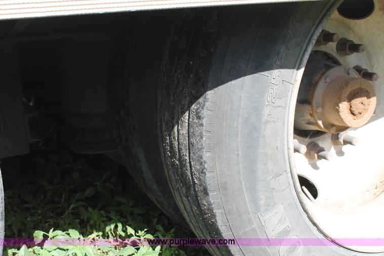 image for item C3903 2000 Wilson 4860T MUV-All trailer