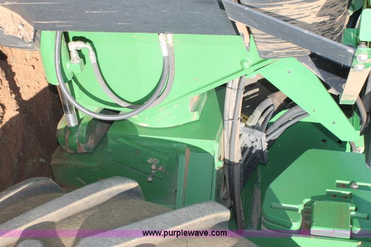 image for item C3906 2005 John Deere 9620 4WD tractor