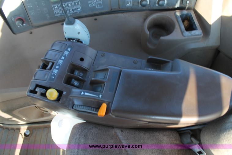 image for item C3906 2005 John Deere 9620 4WD tractor