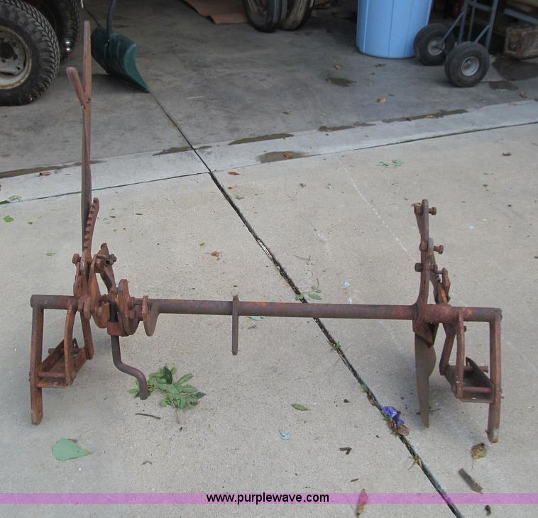 image for item E4914 Allis Chalmers C tractor