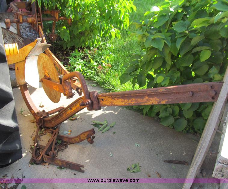 image for item E4914 Allis Chalmers C tractor