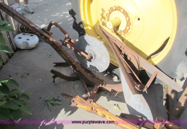 image for item E4914 Allis Chalmers C tractor