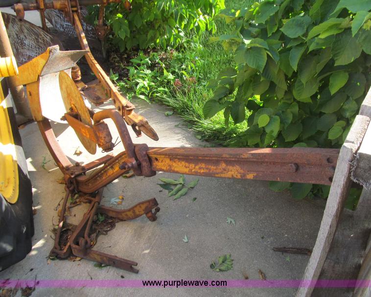 image for item E4914 Allis Chalmers C tractor