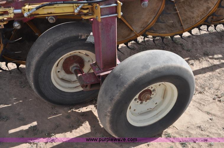 image for item F2022 Darf 950 hay rake