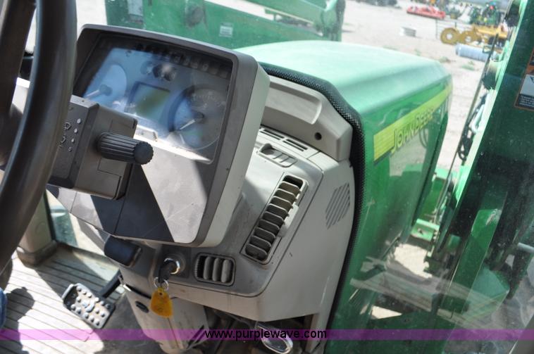 image for item F2024 2003 John Deere 7520 MFWD tractor
