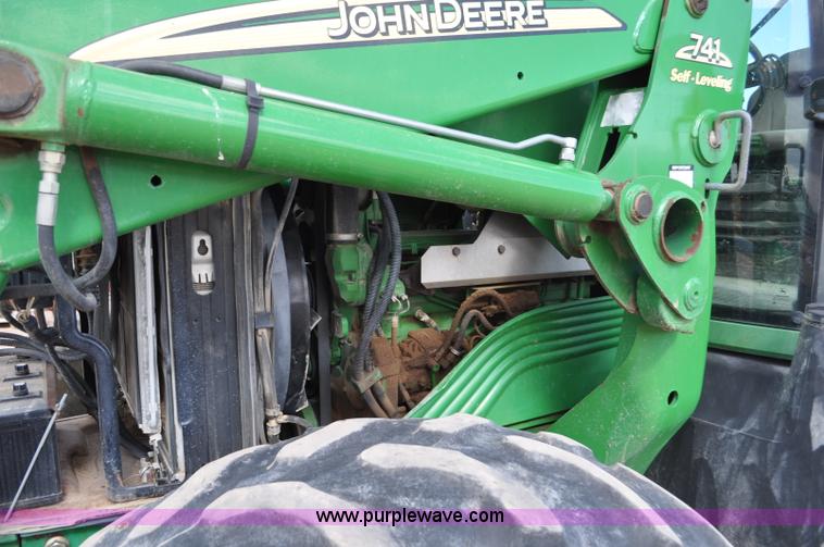 image for item F2024 2003 John Deere 7520 MFWD tractor