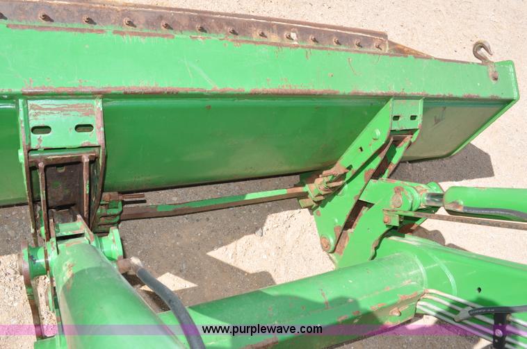 image for item F2024 2003 John Deere 7520 MFWD tractor