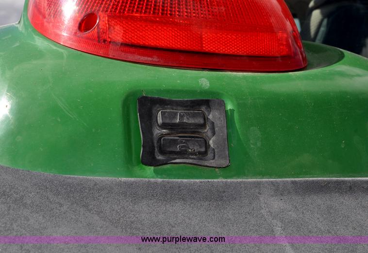 image for item F2024 2003 John Deere 7520 MFWD tractor