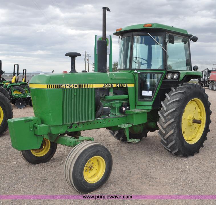 image for item F2027 1978 John Deere 4240 tractor