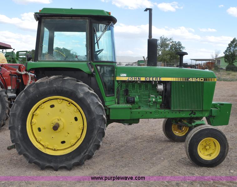 image for item F2027 1978 John Deere 4240 tractor