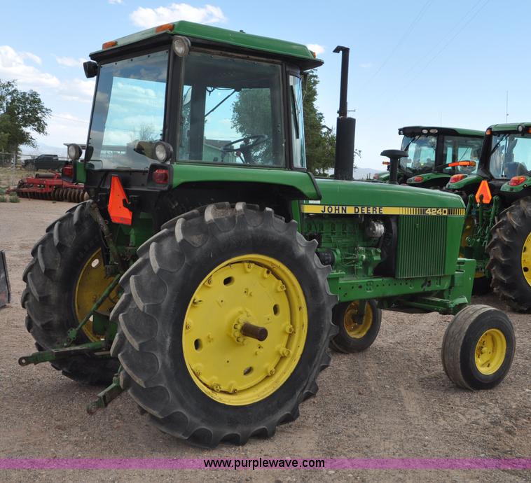 image for item F2027 1978 John Deere 4240 tractor