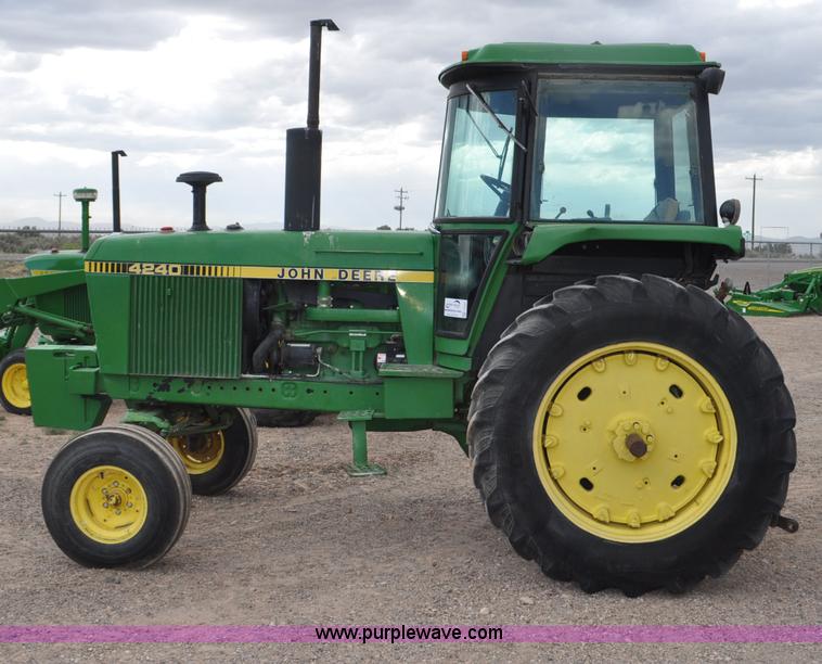 image for item F2027 1978 John Deere 4240 tractor