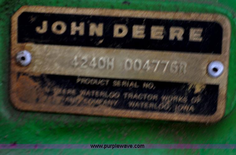 image for item F2027 1978 John Deere 4240 tractor