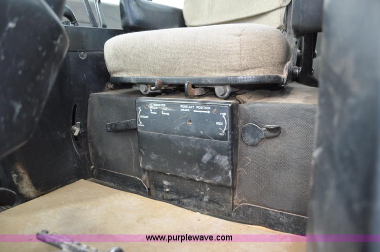 image for item F2027 1978 John Deere 4240 tractor