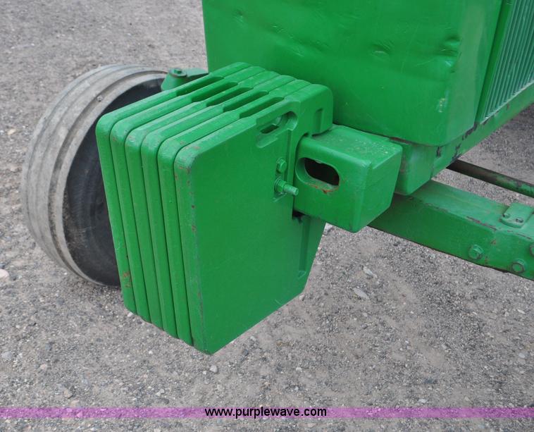 image for item F2027 1978 John Deere 4240 tractor