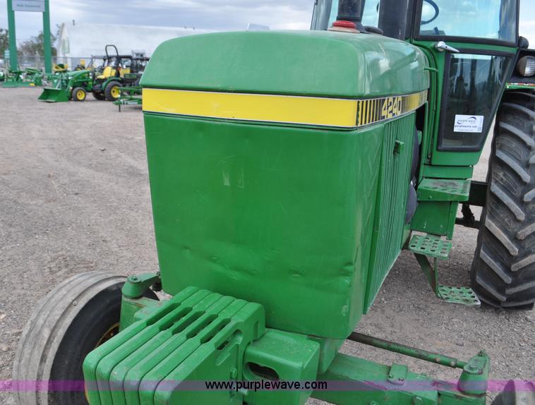 image for item F2027 1978 John Deere 4240 tractor