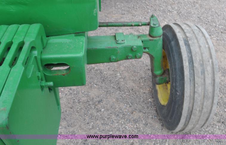 image for item F2027 1978 John Deere 4240 tractor