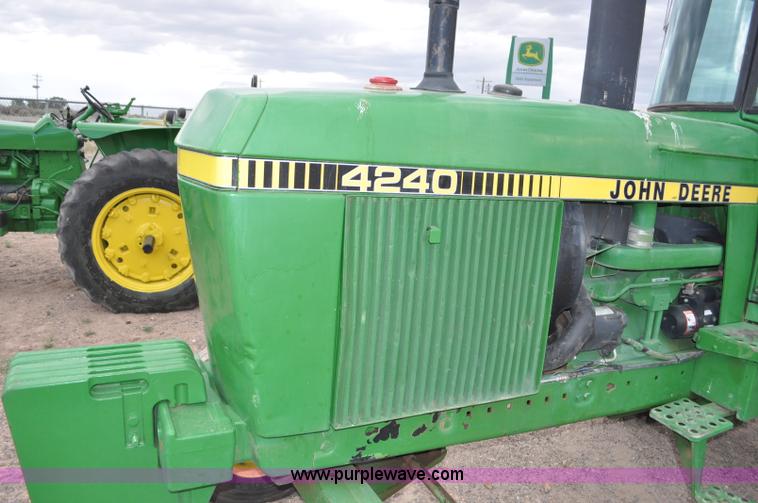 image for item F2027 1978 John Deere 4240 tractor