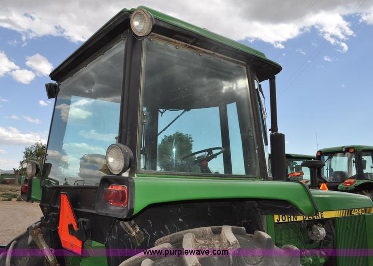 image for item F2027 1978 John Deere 4240 tractor