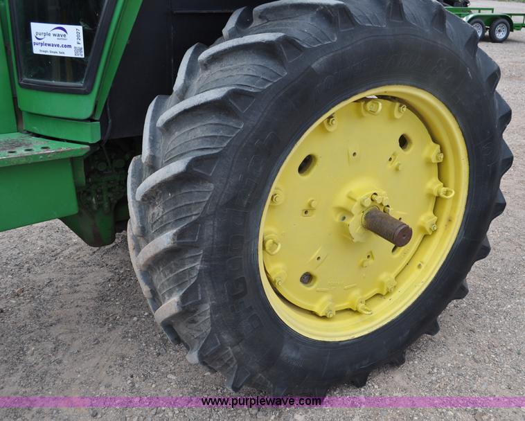 image for item F2027 1978 John Deere 4240 tractor