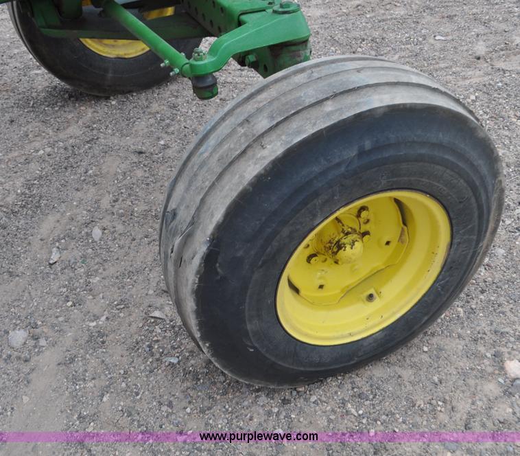 image for item F2027 1978 John Deere 4240 tractor