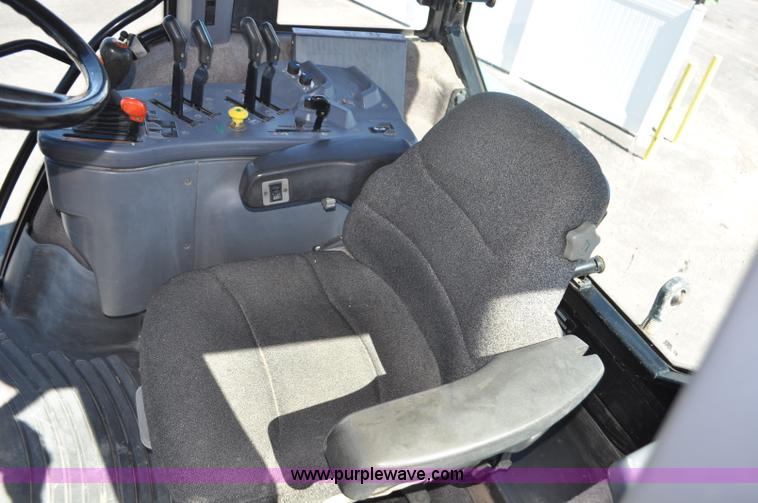 image for item F2029 1994 Ford 8670 MFWD tractor