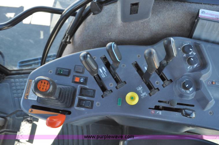 image for item F2029 1994 Ford 8670 MFWD tractor