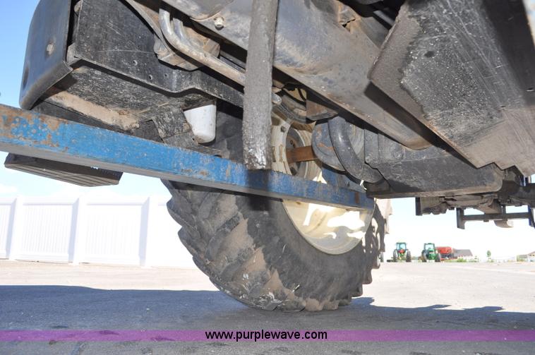 image for item F2029 1994 Ford 8670 MFWD tractor