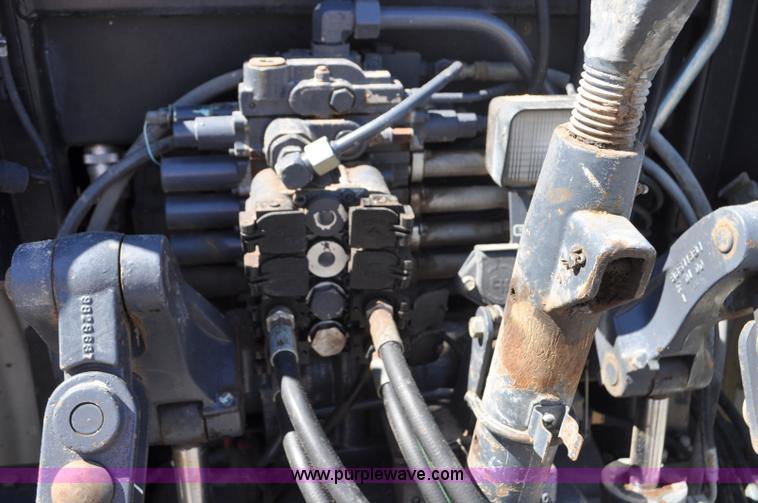 image for item F2029 1994 Ford 8670 MFWD tractor