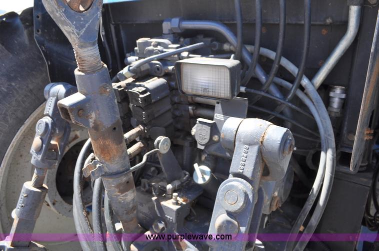 image for item F2029 1994 Ford 8670 MFWD tractor