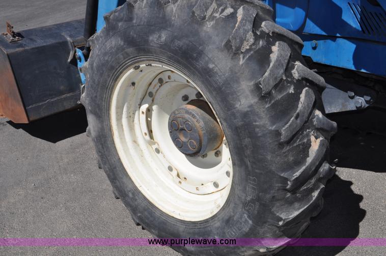 image for item F2029 1994 Ford 8670 MFWD tractor