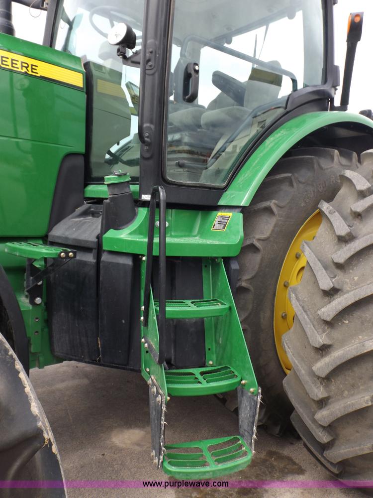 image for item F2033 2013 John Deere 8285R MFWD tractor