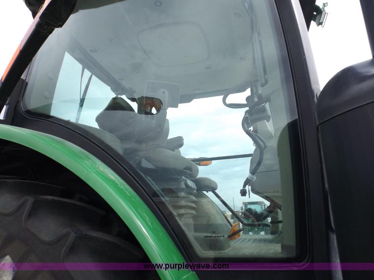 image for item F2033 2013 John Deere 8285R MFWD tractor