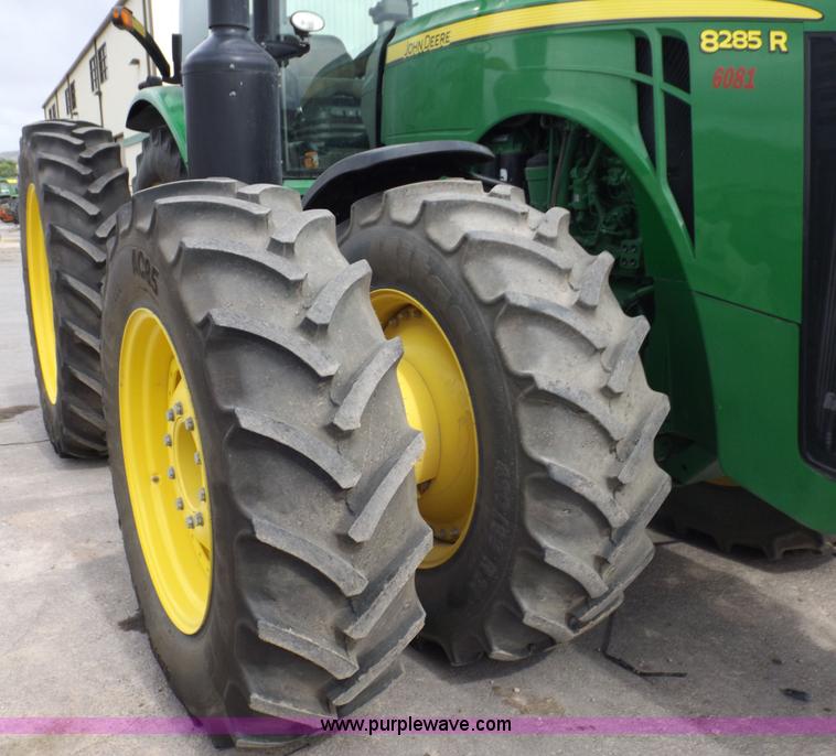 image for item F2033 2013 John Deere 8285R MFWD tractor