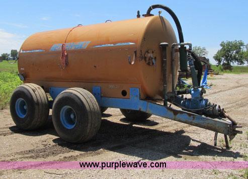 image for item F4939 Better Built 2500 honey wagon