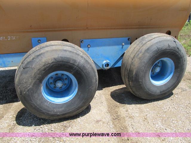 image for item F4939 Better Built 2500 honey wagon