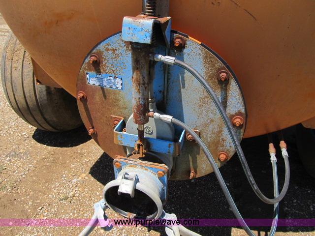 image for item F4939 Better Built 2500 honey wagon