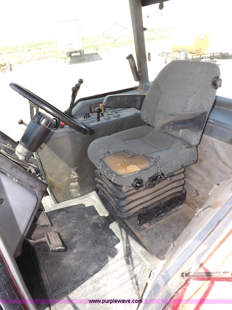 image for item H1802 1992 Case IH 7150 MFWD tractor