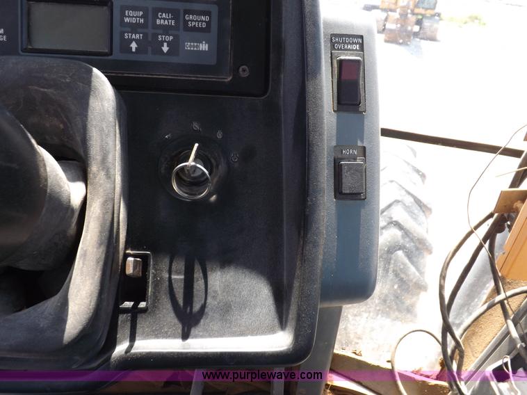 image for item H1802 1992 Case IH 7150 MFWD tractor