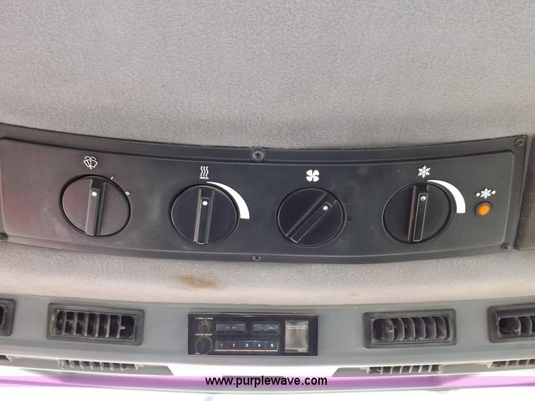 image for item H1802 1992 Case IH 7150 MFWD tractor