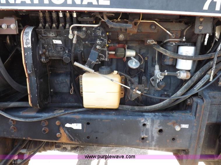 image for item H1802 1992 Case IH 7150 MFWD tractor